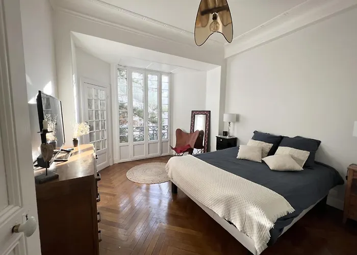 Luxueux Appartement 115M2, 3 Chambres Centre Ville Avec Parking A 5 Min Plage -Climatisation